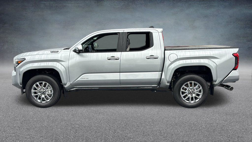 Used 2025 Toyota Tacoma Limited AWD/4WD image 4