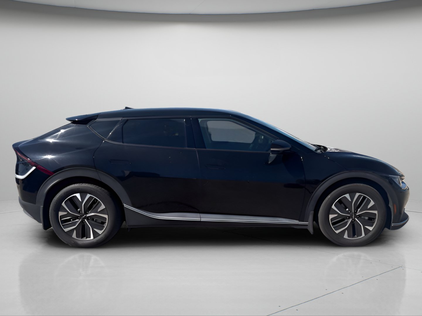 Used 2024 Kia EV6 Light AWD/4WD image 3