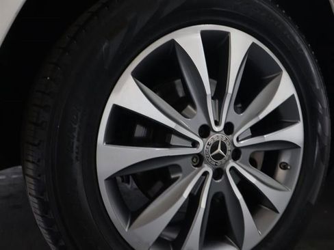 Used 2015 Mercedes-Benz GL 450 4MATIC w/ Appearance Package image 32