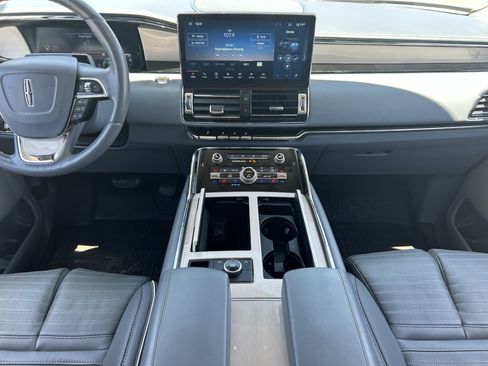 Used 2022 Lincoln Navigator Black Label AWD/4WD image 16