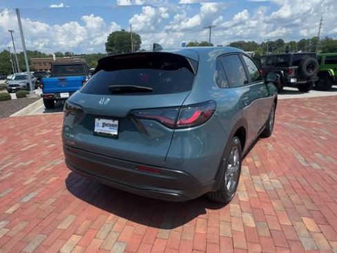 Certified 2027 Honda HR-V LX image 2