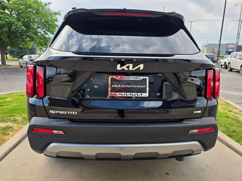 Certified 2023 Kia Sorento SX Prestige AWD/4WD image 6