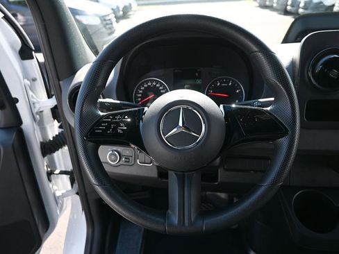 Used 2025 Mercedes-Benz Sprinter 2500 image 2
