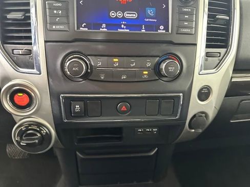Used 2019 Nissan Titan SV image 23