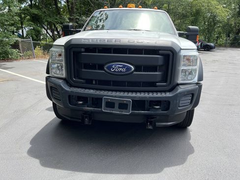 Used 2014 Ford F550 4x4 Regular Cab Super Duty w/ Power Equipment Group image 2