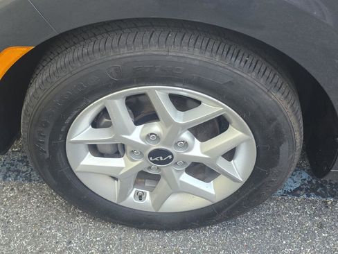 Used 2023 Kia Soul LX w/ LX Technology Package image 27