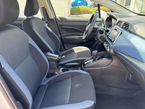 Used 2025 Nissan Versa SV FWD image 34