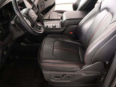 Used 2023 Ford Expedition Limited AWD/4WD image 12