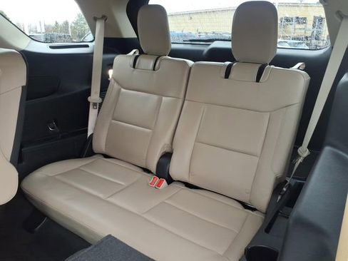 Used 2022 Ford Explorer XLT w/ Equipment Group 202A image 13