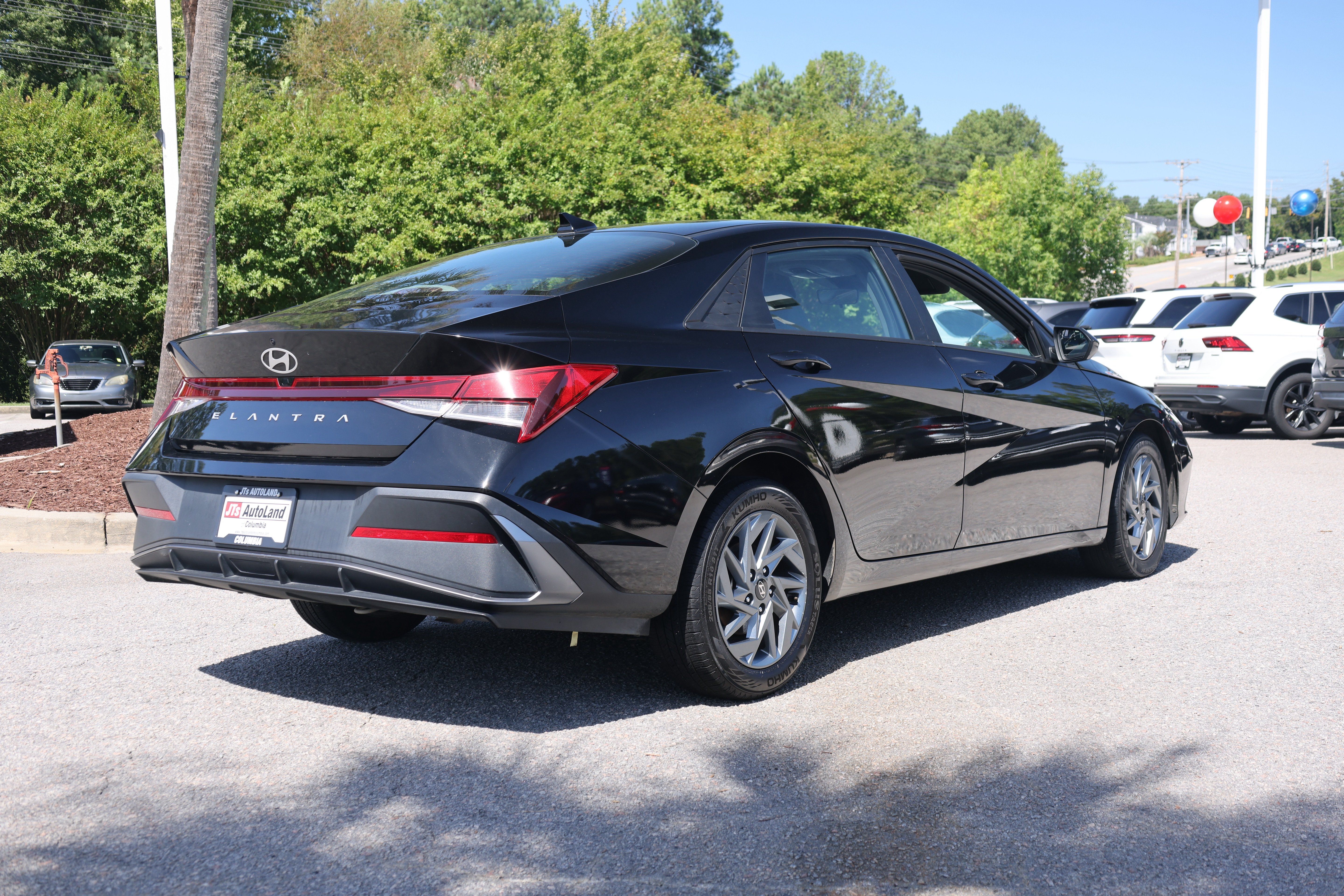 Used 2024 Hyundai Elantra SEL FWD image 5