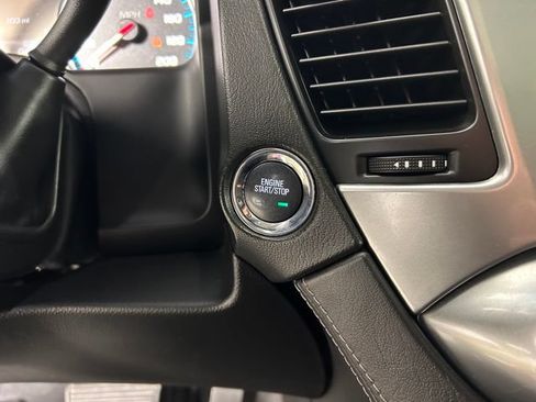 Used 2019 Chevrolet Suburban Premier AWD/4WD image 31