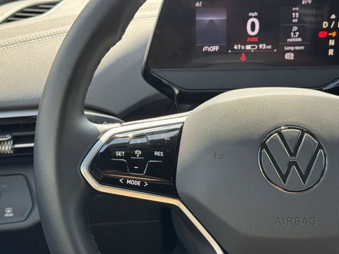 Used 2023 Volkswagen ID.4 2WD image 23
