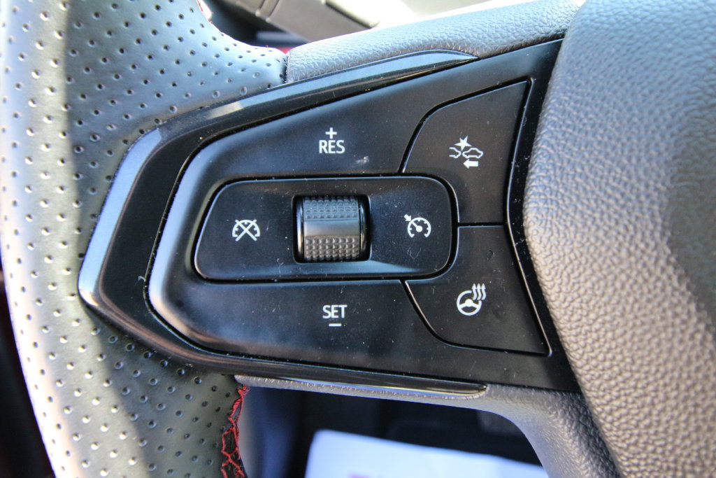 Used 2024 Chevrolet Trax RS w/ Driver Confidence Package FWD image 18
