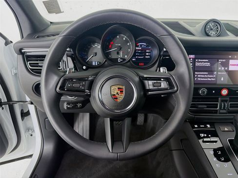 Used 2025 Porsche Macan AWD/4WD image 12