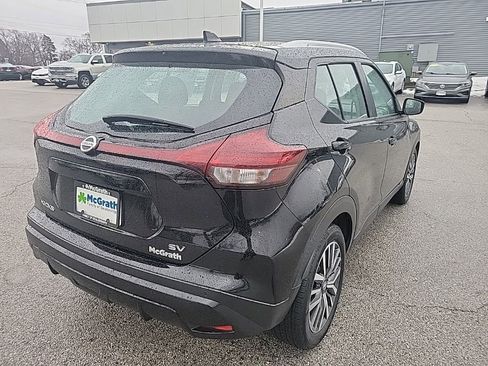 Used 2021 Nissan Kicks SV image 7