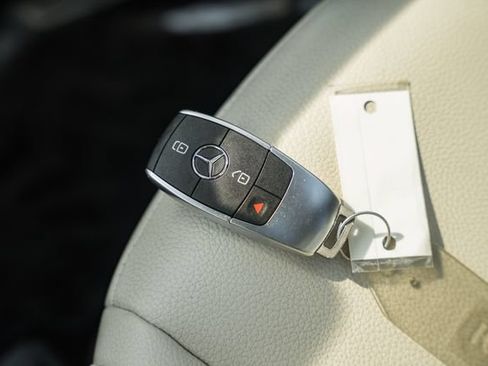 Certified 2022 Mercedes-Benz GLB 250 4MATIC image 45