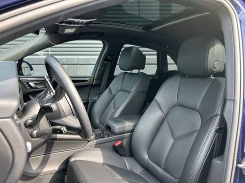 Certified 2026 Porsche Macan AWD/4WD image 18