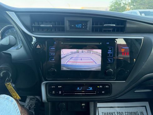 Used 2019 Toyota Corolla LE FWD image 15