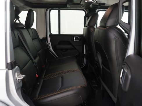 Used 2022 Jeep Wrangler Unlimited Sahara image 11