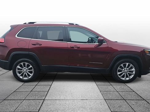 Used 2019 Jeep Cherokee Latitude w/ Cold Weather Group image 4