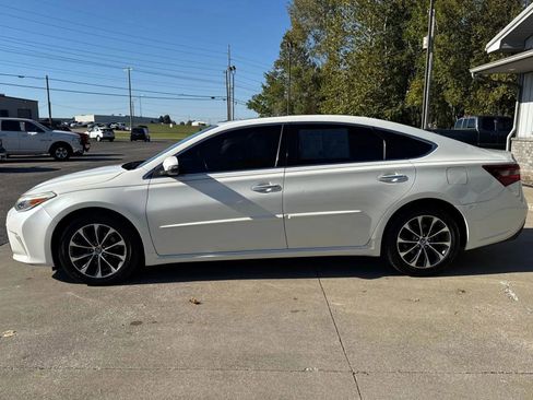 Used 2016 Toyota Avalon Limited image 4