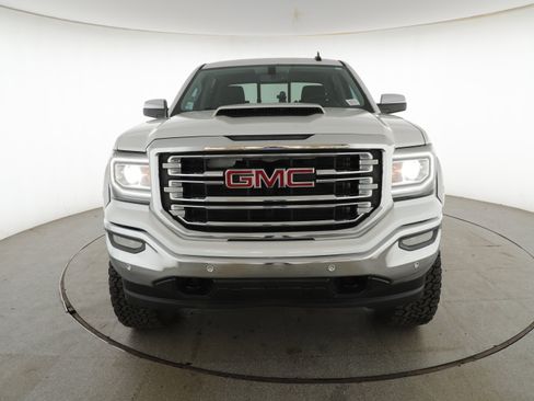 Used 2017 GMC Sierra 1500 SLT w/ SLT Premium Package AWD/4WD image 2