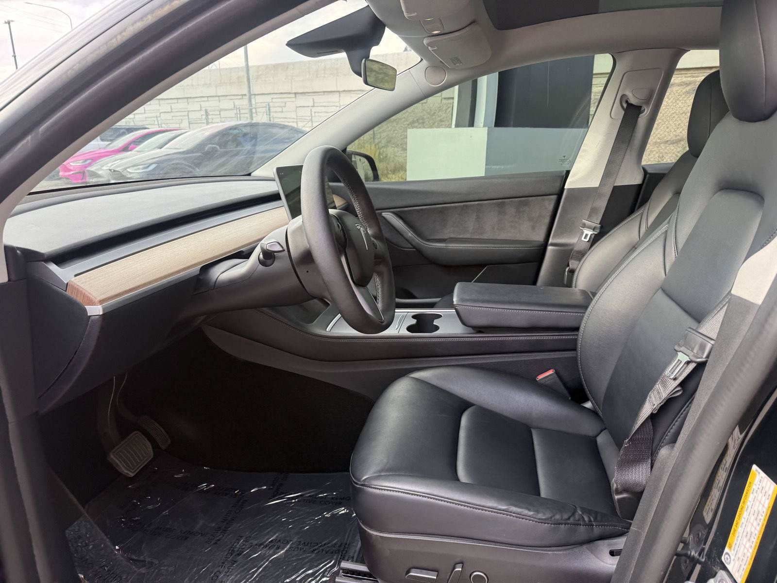 Used 2022 Tesla Model Y Long Range AWD/4WD image 13