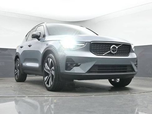 Used 2023 Volvo XC40 B5 Ultimate w/ Protection Package Premier AWD/4WD image 38