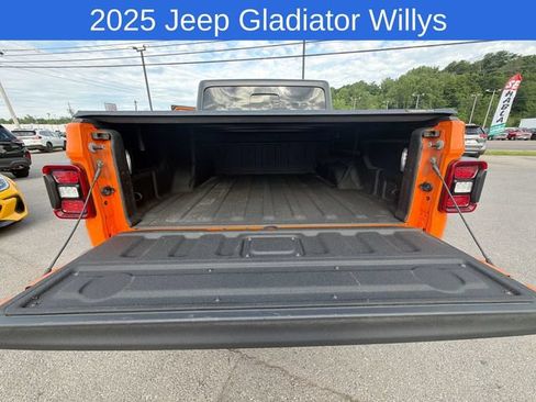 Used 2025 Jeep Gladiator Sport AWD/4WD image 29