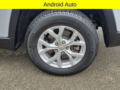 Used 2023 Jeep Grand Cherokee L Limited AWD/4WD image 7