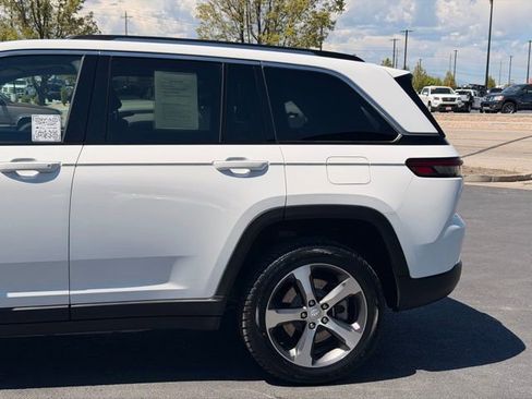 Used 2022 Jeep Grand Cherokee Limited 4xe AWD/4WD image 8