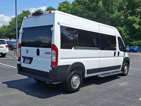 Used 2024 RAM ProMaster 2500 w/ Convenience Group image 25