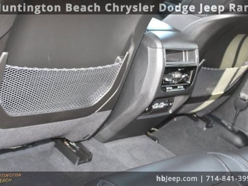 Used 2023 Jeep Grand Cherokee Trailhawk image 41