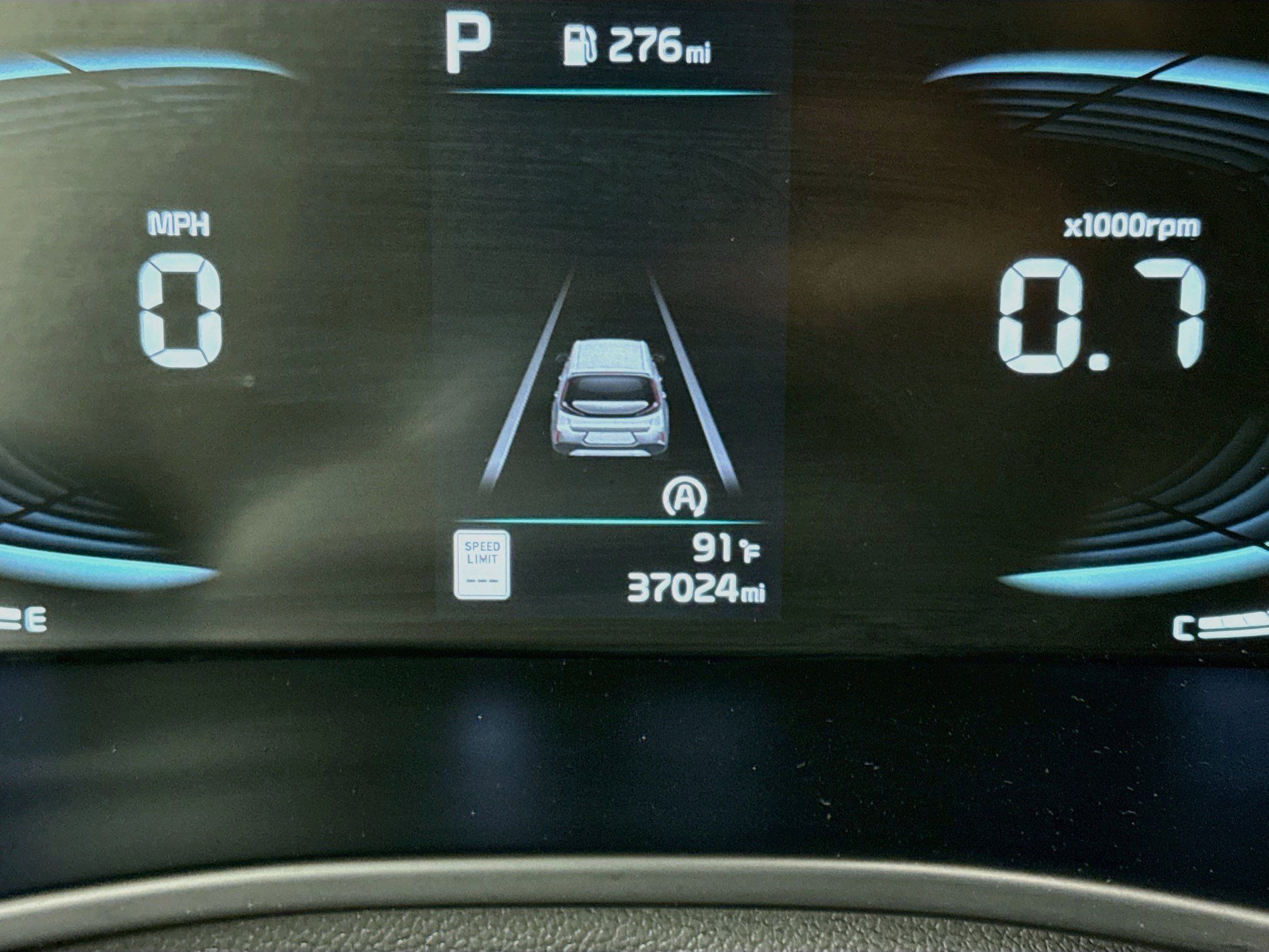 Used 2025 Kia Soul LX w/ LX Technology Package FWD image 19