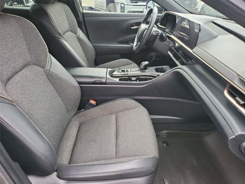 Used 2023 Toyota Crown AWD/4WD image 19