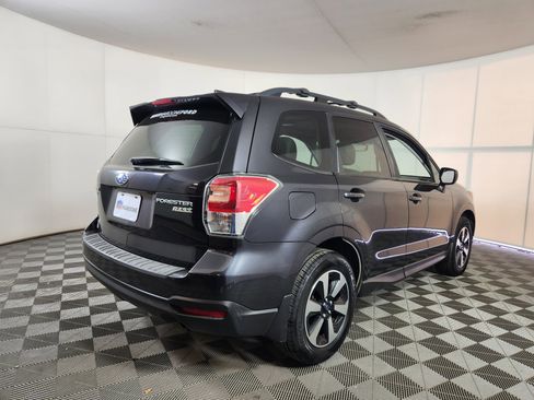 Used 2017 Subaru Forester 2.5i Premium image 7