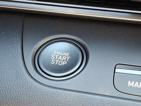 New 2025 Hyundai Elantra SEL image 13