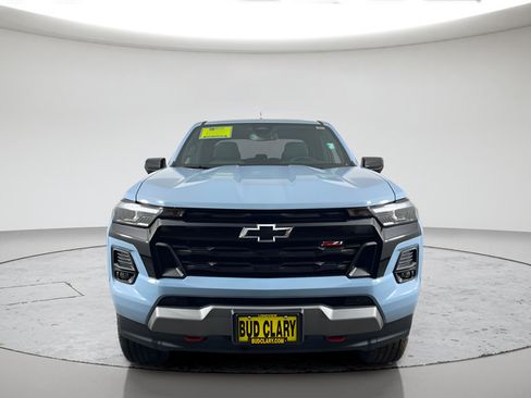 Used 2025 Chevrolet Colorado Z71 w/ Technology Package AWD/4WD image 12