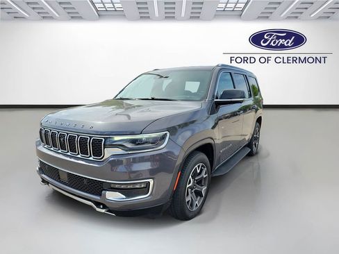 Used 2023 Jeep Wagoneer Series III w/ Convenience Group I AWD/4WD image 2