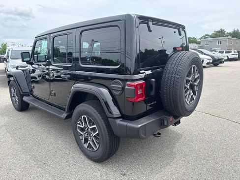 New 2026 Jeep Wrangler Unlimited Sahara AWD/4WD image 3