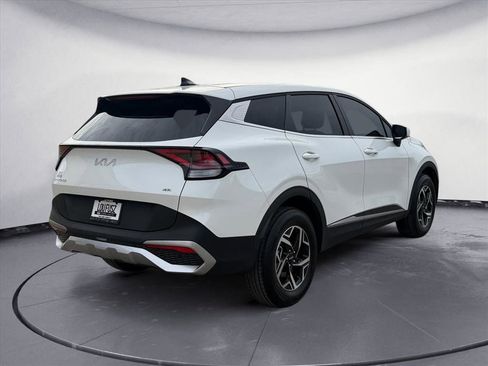 Used 2024 Kia Sportage LX image 6