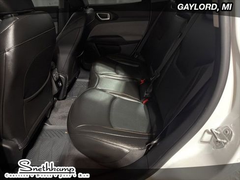 Used 2022 Jeep Compass Latitude image 14