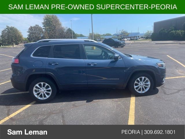 Used 2019 Jeep Cherokee Latitude w/ Cold Weather Group FWD image 3