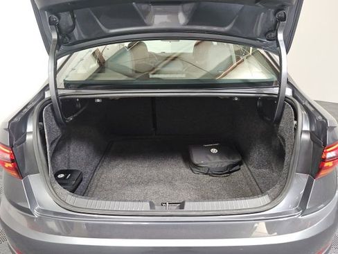 Used 2019 Volkswagen Jetta image 25