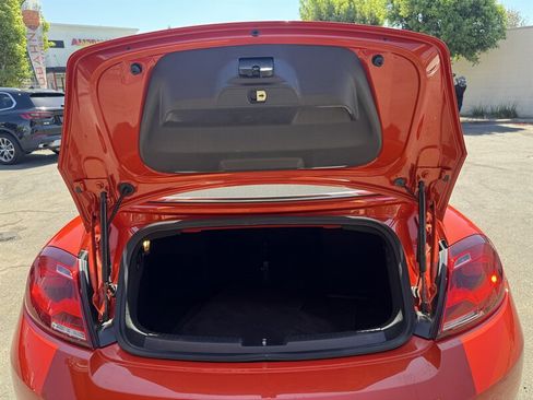 Used 2018 Volkswagen Beetle 2.0T S FWD image 16