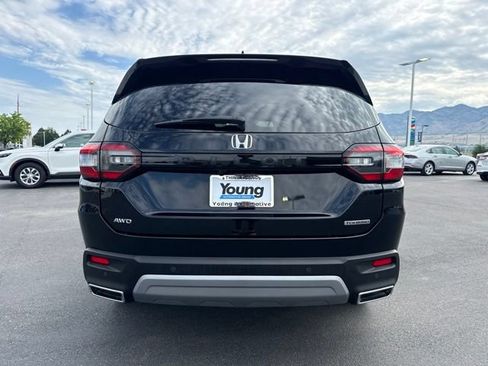 Used 2024 Honda Pilot Touring image 5