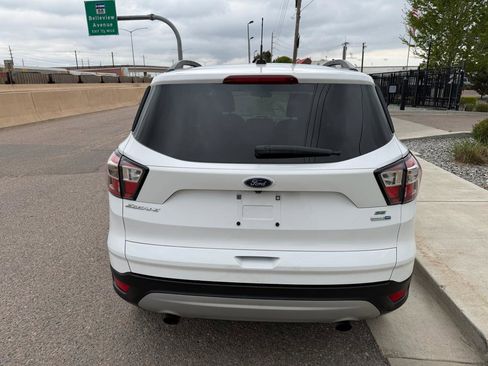 Used 2017 Ford Escape SE w/ Equipment Group 201A AWD/4WD image 4