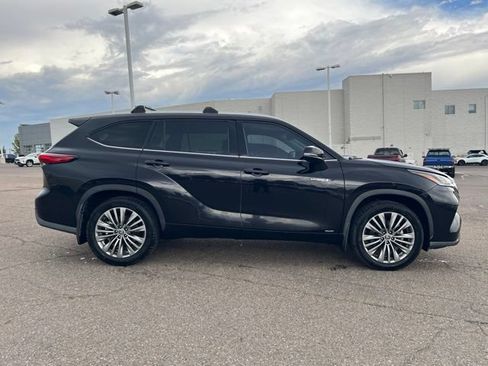 Used 2021 Toyota Highlander Platinum AWD/4WD image 7