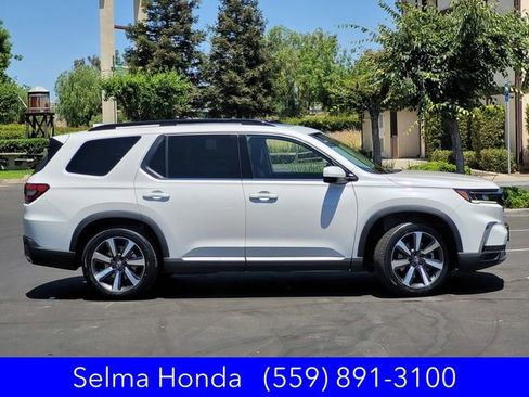 Certified 2025 Honda Pilot Touring image 4