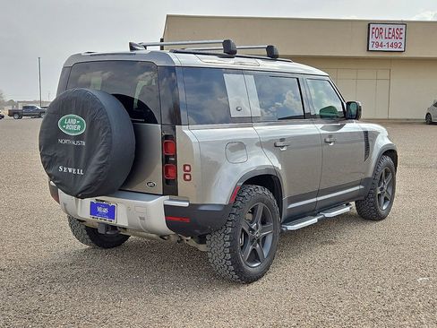Used 2021 Land Rover Defender 110 SE image 5
